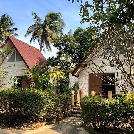 Blue Beach Resort Baanphakrimlay エクステリア 写真
