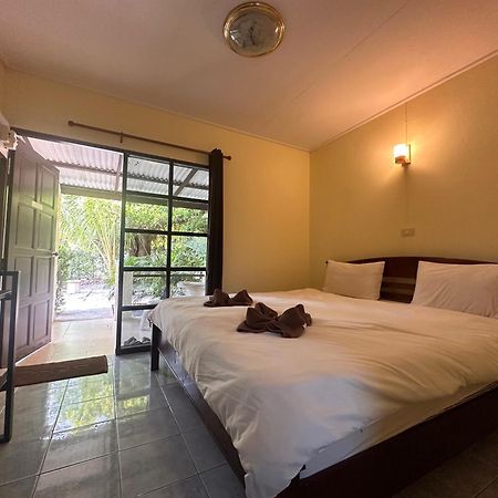 Blue Beach Resort Baanphakrimlay エクステリア 写真