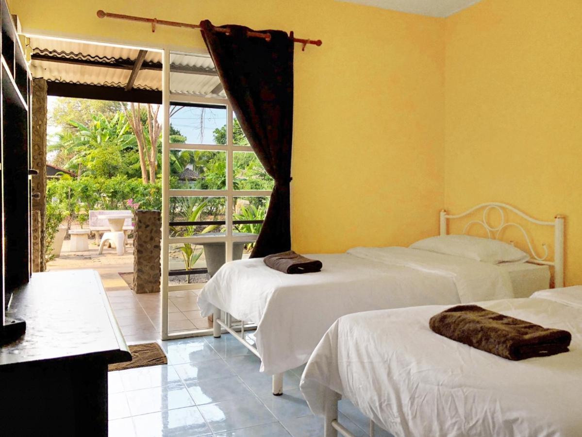 Blue Beach Resort Baanphakrimlay エクステリア 写真